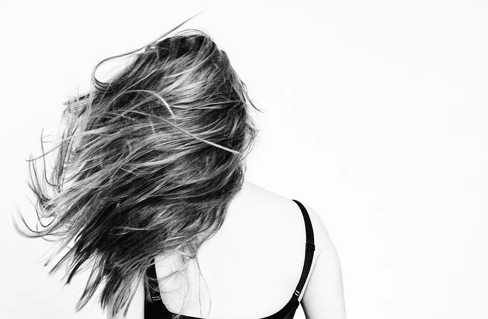 Huile de ricin pour cheveux secs